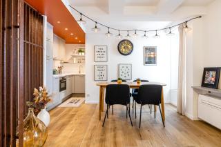 Plein centre avec "PARKING PRIVE" - Cassis - 1