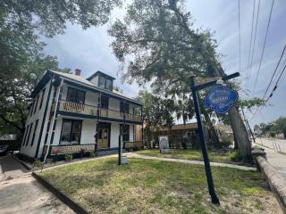 1001 Nights Historic Bed and Breakfast Adults Only - 6