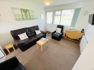 2 Bedroom Chalet SB113, Sandown Bay, Isle of Wight - 1