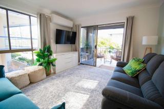 Callie Beach Escape - Beachside View, Family Friendly, Walk Everywhere - Caloundra - 4