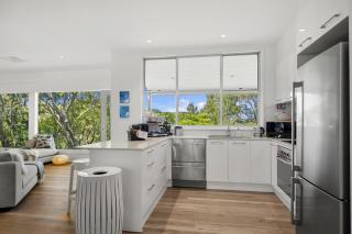 Knoll House Killcare - Stay 3 Pay 2 - Hardys Bay - 4