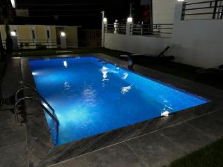 Black Pearl Private Detached Villa with pool & Seaview - Turunç - 5