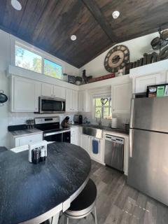 Fox Hollow - Tiny home with Cypress Creek access, park like setting - Wimberley - 4