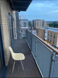 Spacious Amazing Luxury En-suite double room with free parking in a two bedroom apartment - 1
