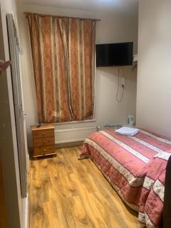 The Dharma Lodge - Enfield - 7