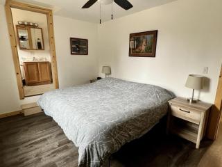 2 King Bedrooms each with full bath, Amazing Views! - Healy - 5