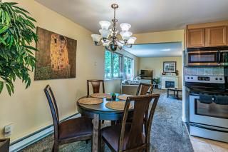 Water View, Best Area, 2 Bedrooms, WD, Jacuzzi Bath, New Carpet, Balcony, View, 825sf - Tacoma - 8