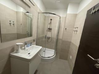 VÁRLAK VENDÉGHÁZ - 1