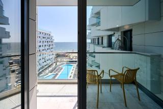 Vogue Sunrise View - Infinity Pool & Spa Resort - 6