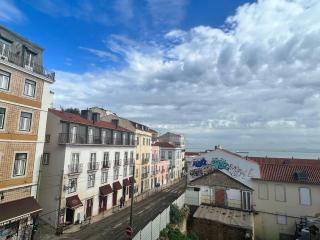 Discover Lisbons History - Stylish apartment in Alfama - 7