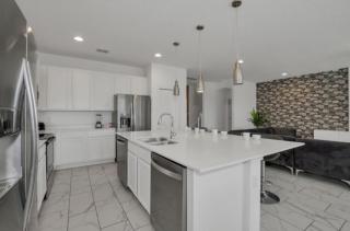 American Secret 10 BED 7 Miles to Disney - 1