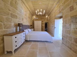 Farmhouse Villa with Large Pool and Garden in Gozo - 2