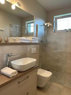 APARTAMENTY "LA VILLA" SUPERIOR II na parterze z prywatnym ogrodem, tarasem, parkingiem, blisko centrum, spokojna okolica - 1