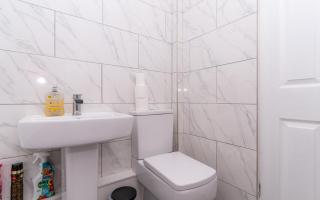 4 Bedrooms Homely House - Sleeps 6 Comfortably with 6 Double Beds,Glasgow, Free Street Parking, Business Travellers, Contractors, & Holiday-Goers, Near All Major Transport Links in Glasgow & City Centre, Perfect for Common Wealth Games 2026 - Glasgow - 1