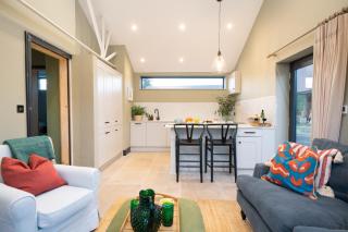 Hailes - a newly converted barn on our farm between Stratford upon Avon and the Cotswolds - Evesham - 0