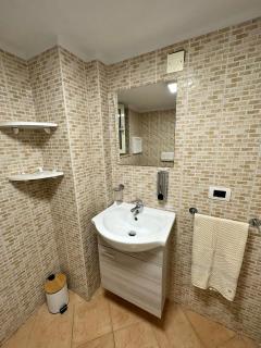 GAE'S HOUSE - 7
