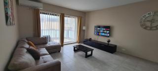 Large Apartment in Marsascala. sleeps 6 - Marsaskala - 4