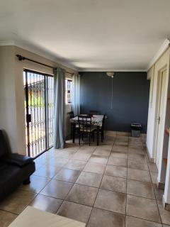 Sunshine Cottage - 5