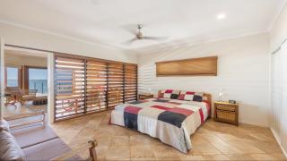 Now and Then, 2 - 42 Clarence St - Yamba - 7
