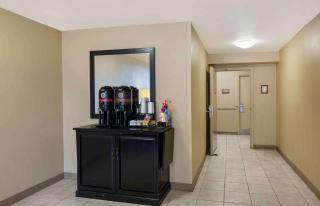 Suburban Studios Copley Akron West - Copley - 4