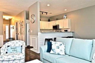 All New Luxury Beach Retreat 1 Mile to Beach w Pool - Myrtle Beach - 2
