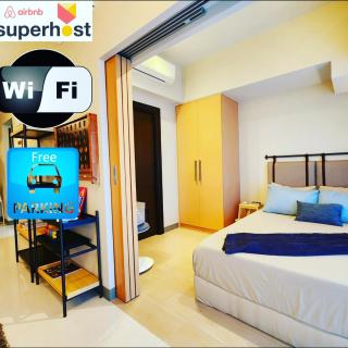 Spacious Unit at Uptown Parksuites across Uptown Mall and Mitsukoshi Mall FREE Parking with Washer - Manila - 9