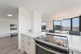 Hawaiian Monarch Penthouse 104 by Hawaii Ocean Club - 3