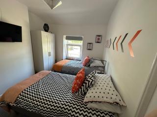 Ty Pentref - Cwmcarn Village House - 1