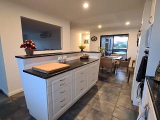 22 Anglers Road Sunderland Bay - - 6
