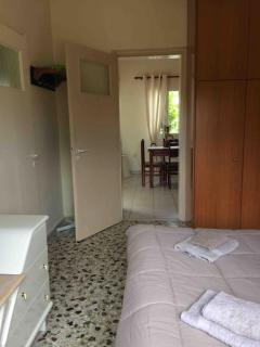 Charming Cottage 2 Mins Walk to Beach - Áyios Spirídhon - 7