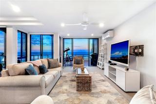 Beachfront Escape (Ocean Views) - Gold Coast - 9