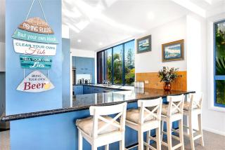 Beachfront Escape (Ocean Views) - Gold Coast - 6
