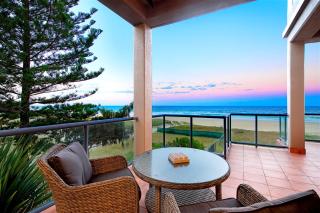 Beachfront Escape (Ocean Views) - Gold Coast - 5