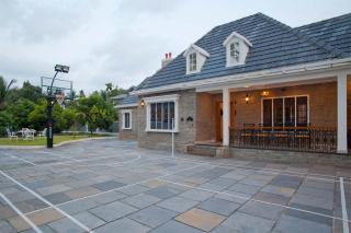 StayVista at The Stone Villa with Basketball Court - Kozhikode - 0