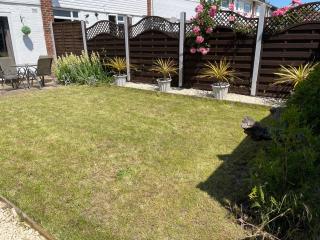 Modern 3BR Home, Sleeps 5, Contractor Stay -Friendly, Near M25, Free Parking - 5
