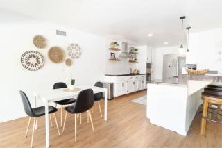 Modern Luxury in Bonita - 2655sqft with Infinity Pool - 1