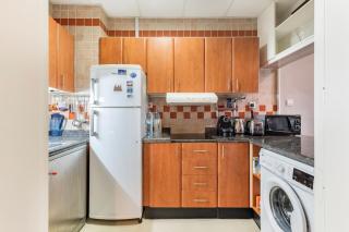 Holiday Home near beach & metro - Dubai - 2