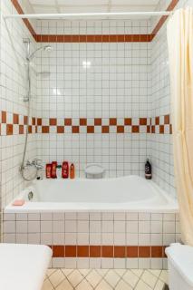 Holiday Home near beach & metro - 1