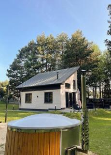Tiny House w lesie z balią ogrodową - - 0