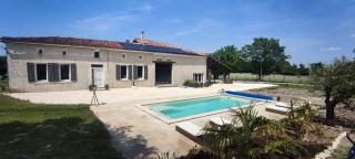 Gîte avec piscine au cœur de la campagne - - 0