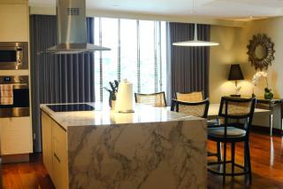 Poblacion Penthouse Suite with Private Roofdeck - Manila - 5