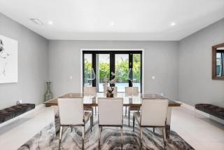 Granada Modern Luxury in Massive Mansion with Heated Pool - 5