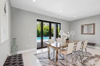 Granada Modern Luxury in Massive Mansion with Heated Pool - 4