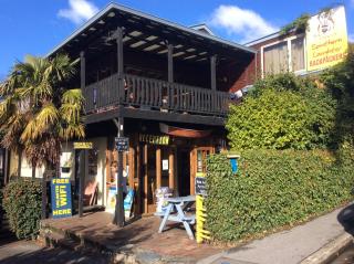 Southern Laughter Backpackers - Queenstown - 0