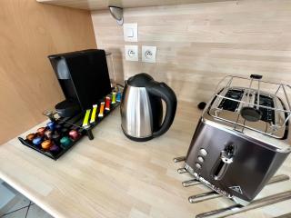 "Villa du Circuit" avec Piscine, 4 Chambres, 4 SDB, à 8 min du circuit, parking et portail électrique - 1