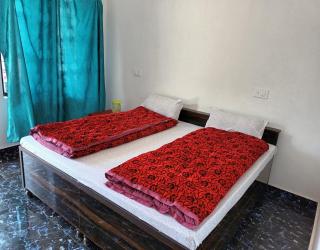 Hotel Deep Kishan by StayApart - Trijugi Nārāyan - 2