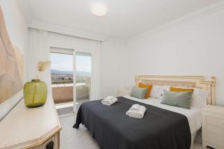 Sea view apartment in the center of puerto Banús and private parking - Marbella - 8