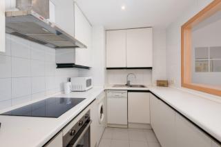 Sea view apartment in the center of puerto Banús and private parking - Marbella - 5