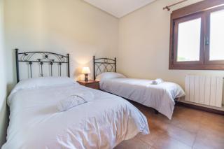 Apartamentos privados con jardín y barbacoa compartida en Laredo - Laredo - 8