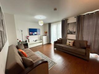 London Stratford Luxury House, 5 minutes walk Station, Westfield, 3 Bedrooms 3 Bathrooms, Reception, Garden, Parking - Londra - 1